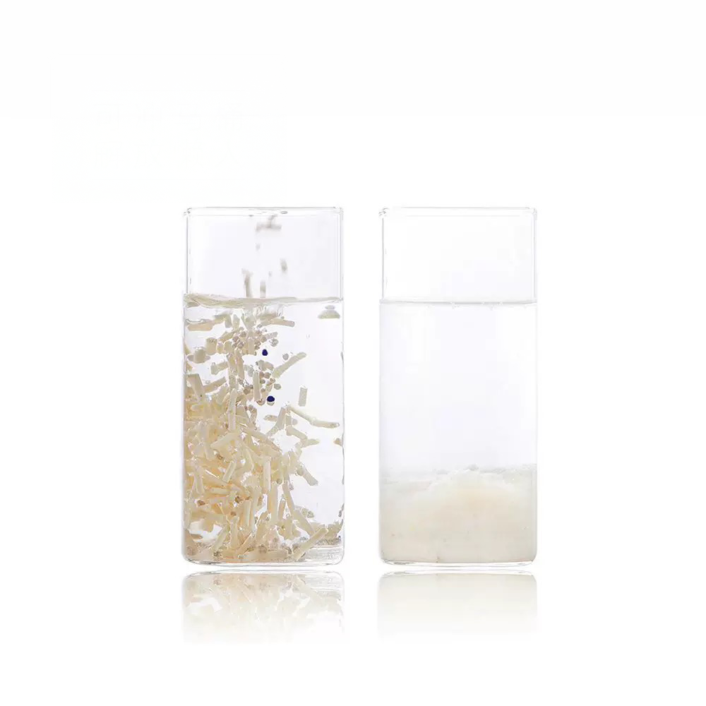 Visual demonstration of Pidan cat litter dissolving in water. The fully water-soluble formula allows for &