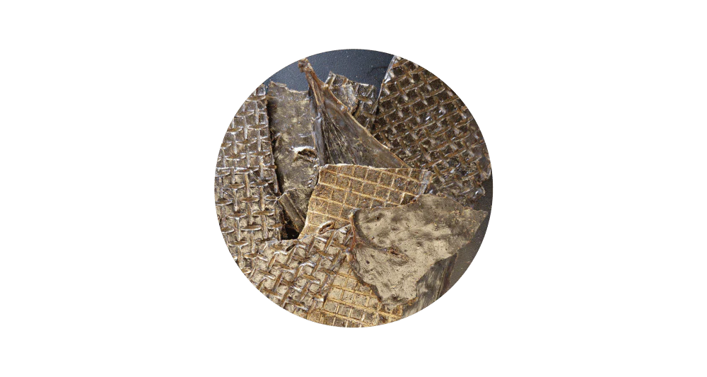 Detailed view of the Tu Meke Friend Beef Liver Strips, showing the natural texture and length (approx. 10.5cm) of the high-value training treats.