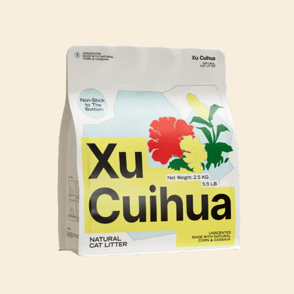 A single bag of Cuihua Xu Natural Cassava Cat Litter. It prevents clumps from sticking to the tray, ensuring a cleaner scooping experience