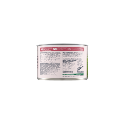 Feline Natural Chicken and Venison Feast can showing ingredients, feeding guide and storage instructions