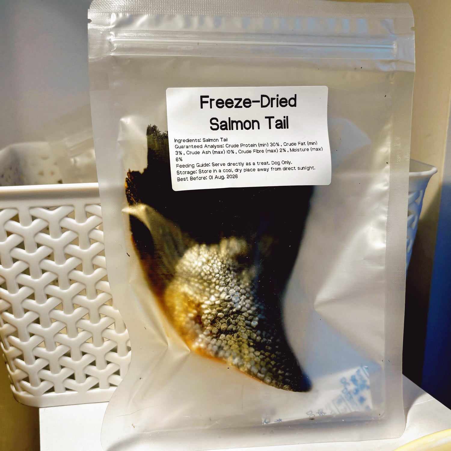 Single bag of Freeze-Dried Salmon Tail, a natural dental treat and calcium source with 30% protein.
