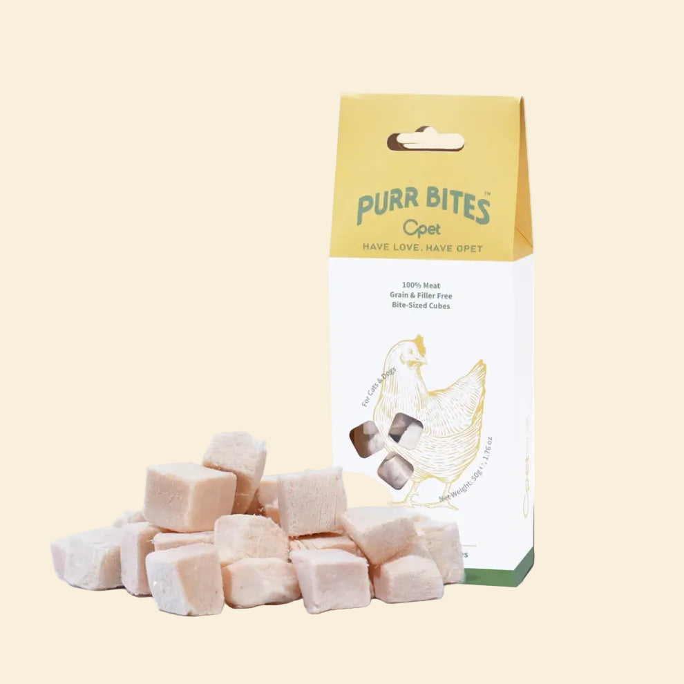 OPET Purr Bites freeze-dried chicken breast cubes for dogs and cats in a 50g box