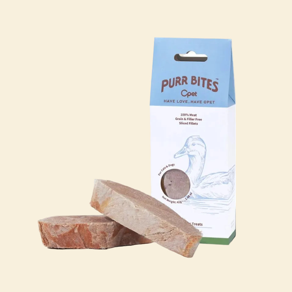 OPET Purr Bites freeze-dried duck breast treats for dogs and cats in a 42g box with sliced fillet pieces
