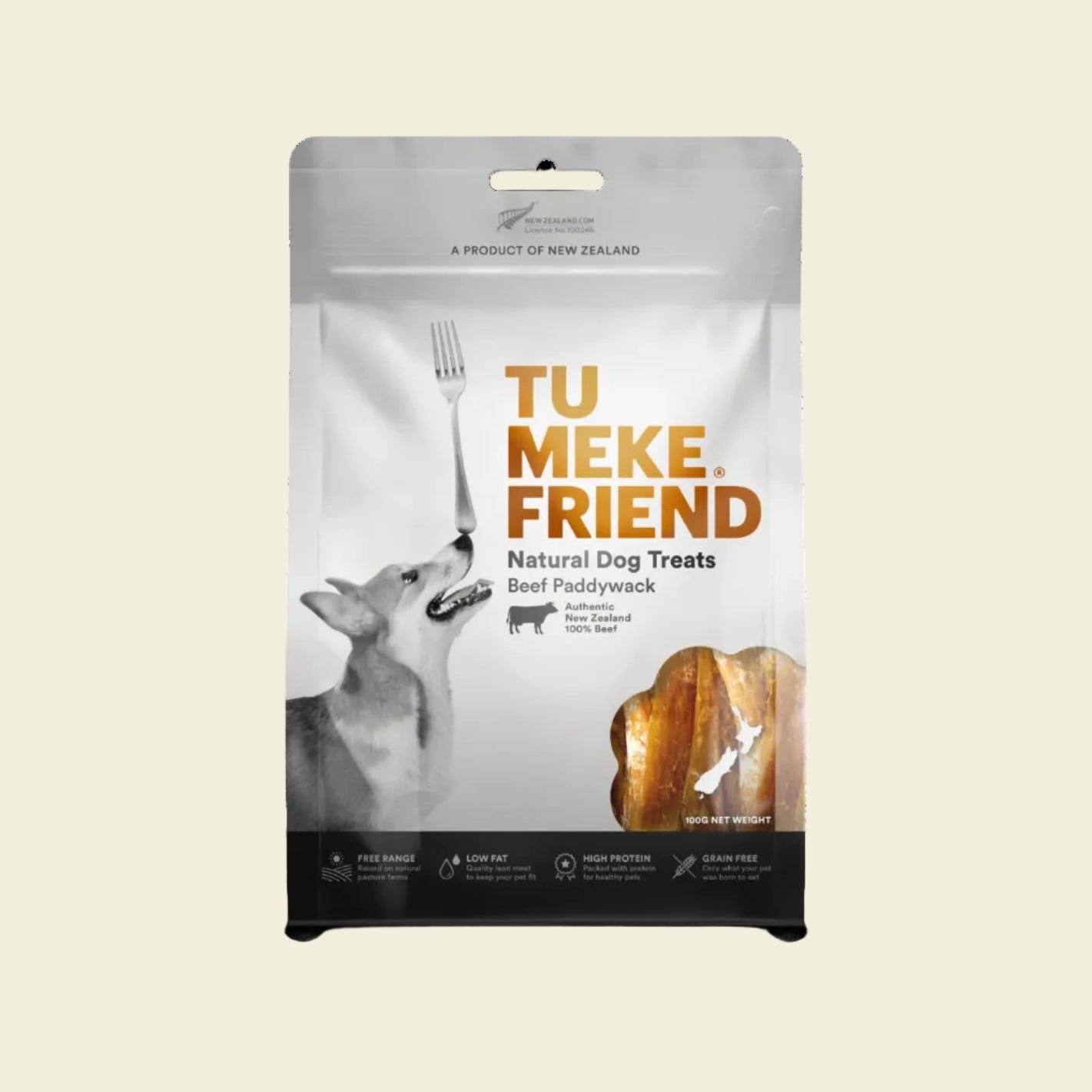 Front packaging of TU MEKE FRIEND Air-Dried Beef Paddywack (100g), featuring a black and white Boston Terrier dog and a clear window displaying the naturally tough, joint-support dog chews.