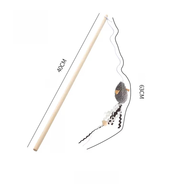 Product dimensions for the grey plush mouse teaser wand, showing a 40cm solid wood handle and a 63cm bouncy elastic string ending with the plush mouse and crinkle ribbon tail.