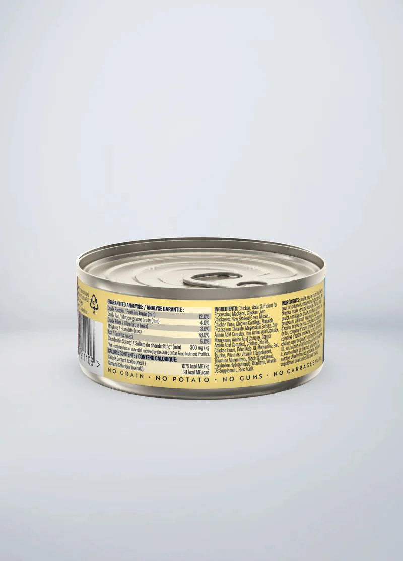 Back of the 85g can of ZIWI Peak Chicken with Mackerel wet cat food, showing the ingredients list, guaranteed analysis, and confirming no grains or gums are used.