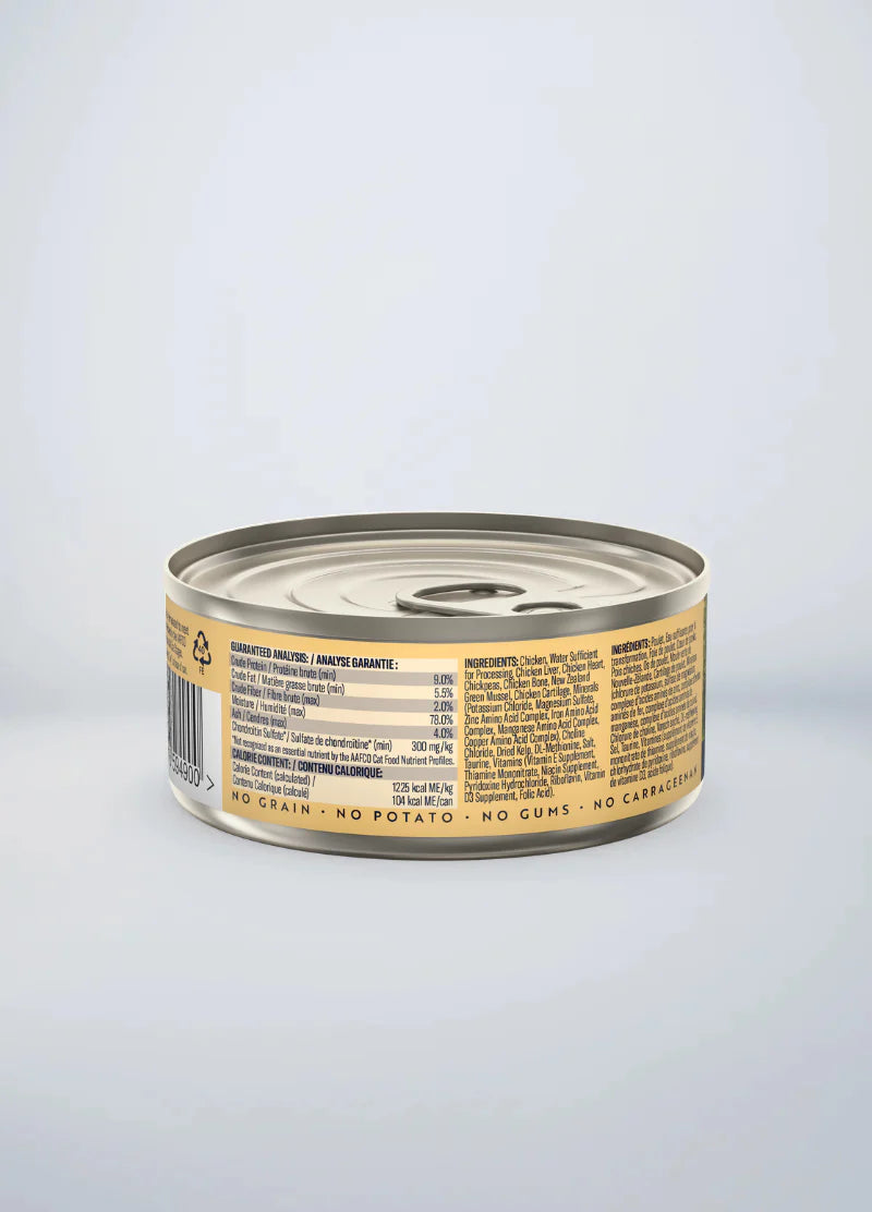 Back of the 85g ZIWI Peak Chicken Recipe wet cat food can, displaying the guaranteed analysis and premium ingredients, highlighting no unwanted carbohydrates or artificial binders.
