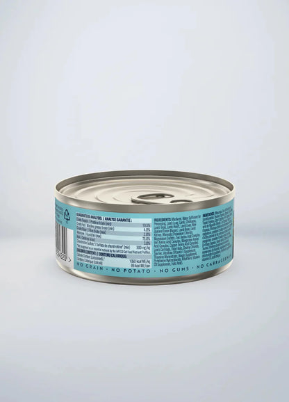  Back label of the 85g ZIWI Peak Mackerel and Lamb wet cat food can, highlighting the "No Grain, No Potato, No Gums" guarantee and detailed nutritional analysis.