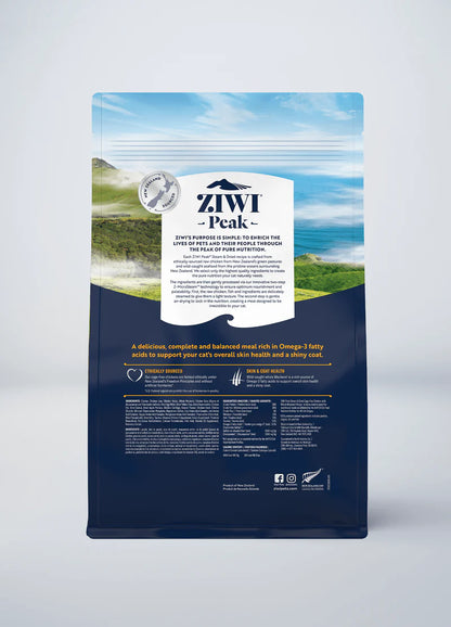Back of the 800g bag of ZIWI Peak Steam &amp; Dried Chicken with Whole Mackerel cat food, detailing the innovative two-step process, ingredient list, and highlighting Omega-3 fatty acids for skin and coat health.